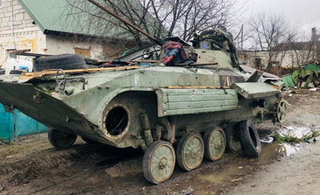 Танки серед хат, розграбоване майно і звірства – наслідки окупації Андріївки, що на Макарівщині