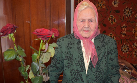 Ольга Коваленко відсвяткувала своє 90-ліття. Свято для неї влаштували її колишні учні