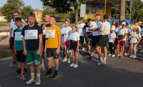 Славутська громада приєдналася до Всеукраїнського забігу «Шаную воїнів, біжу за Героїв України!»