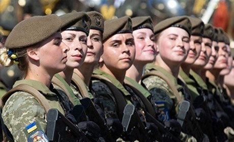 Жінки все ж будуть змушені ставати на військовий облік. Але не всі