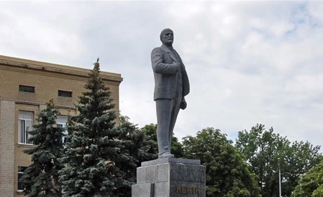 Колаборанти в Генічеській школі відзначили свято піонерії