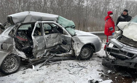 На Черкащині сталась ДТП, у якій двоє людей загинуло, троє – у лікарні