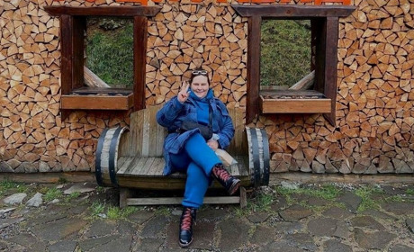 “Хотілося зробити свій внесок у нашу Перемогу” - Як мешканка Волновахи в’яже пледи та допомагає ЗСУ