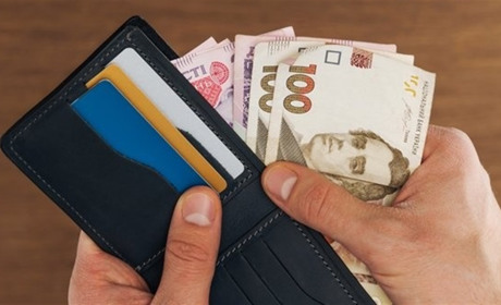 Житель Черкащини віддав 20 тисяч гривень шахраю, який представився його родичем