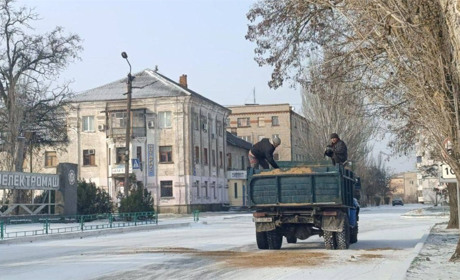 Нова Каховка: атака на “швидку”, перебої зі світлом, працюють “гради”