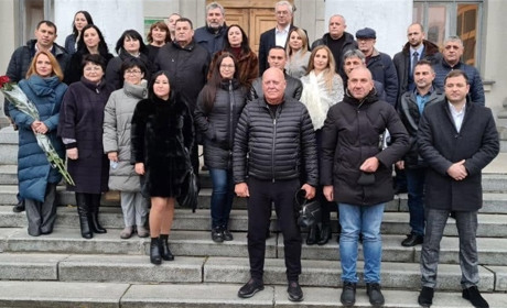 Депутати Каховської райради неохоче декларують доходи і не можуть позбутися своїх мандатів