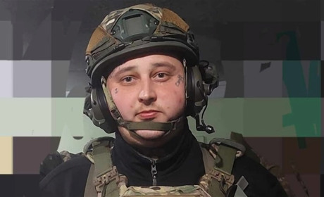 У Жовтих Водах попрощаються з 28-річним снайпером Олександром Хлєстковим, який загинув на війні