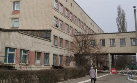 «Дзвонила у швидку разів п’ять, але вони так і не приїхали»: про медицину в окупованій Каховці