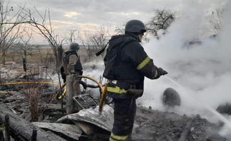 Через падіння уламків збитого "шахеда" спалахнула пожежа у приватному будинку на Житомирщині