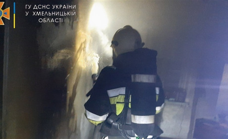 Славутські рятувальники ліквідували пожежу в житловому будинку
