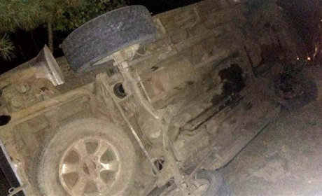 На Володимиреччині водій на позашляховику злетів у кювет. Причина - купа щебеню на дорозі