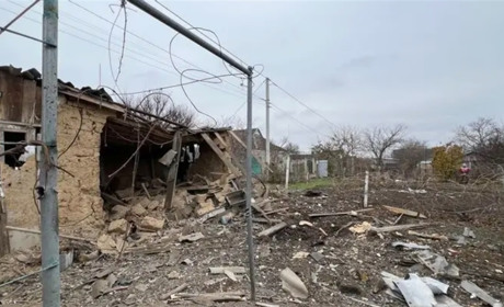 Поранені люди, пошкоджені понад два десятки будинків та газогін: наслідки обстрілів Херсонщини