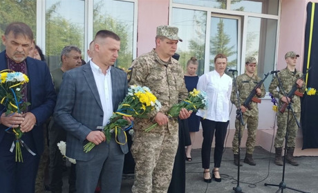 Зарічненський ліцей віддаває шану Героям: відкриття меморіальних дощок