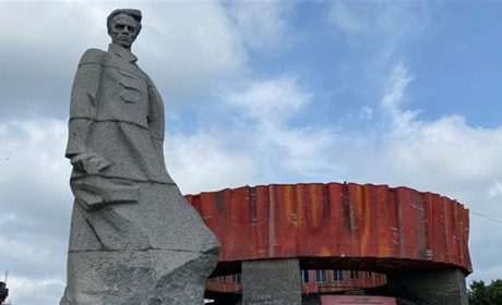 Мінкульт дав “добро” на демонтаж пам’ятника Островському в Шепетівці