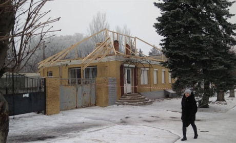 В центре Попасной начали ремонт здания. Стало известно, что там будет после реконструкции