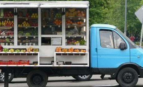 На ТОТ Херсонщини покрали російські автолавки, передані як допомогу