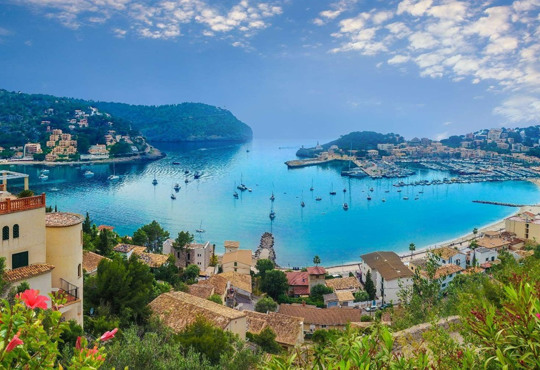 Переліт за 30 євро і жодних туристів. Українка про те, коли краще летіти на Майорку