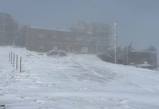 Карпати закриті для туристів. Рятувальники просять утриматись від походів у гори — що відомо
