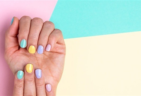 Гель-лак для ногтей: характеристики и преимущества