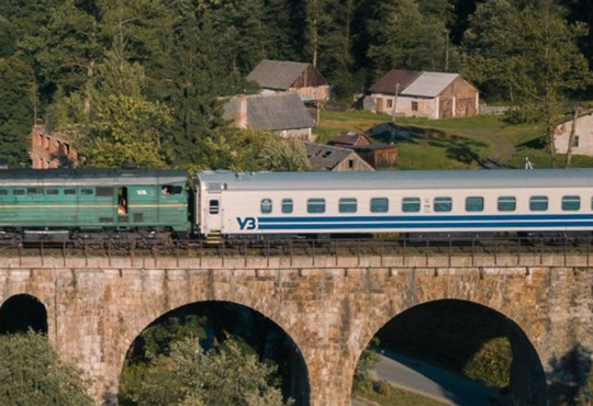 «Укрзалізниця» додає поїзди до Львова, Одеси та Дніпра і подовжує маршрут до Яремче. Що варто знати