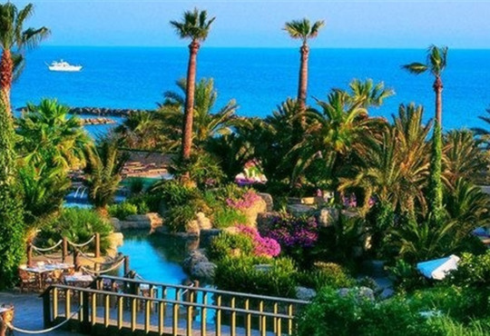 Відпочинок на Кіпрі 2026 під загрозою. Туристи масово скасовують броні — чому так?