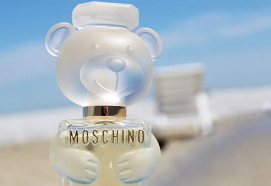 Moschino Toy 2 — квітково-деревний аромат, який носять щодня