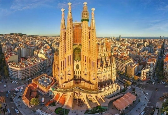 Каталонія подвоїла туристичний збір. Відпочинок у Барселоні суттєво подорожчає