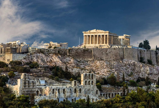 Афіни більше не хочуть туристів. Які обмеження там планують запровадити