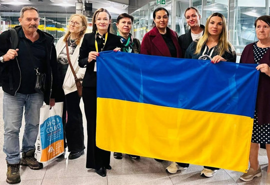 МЗС евакуювало 16 українців із Близького Сходу до Варшави. Що відомо