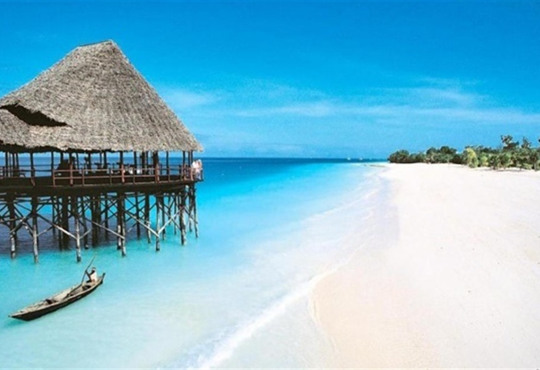 У лютому +33°C. Занзібар зачаровує туристів білосніжними пляжами і бірюзовим океаном