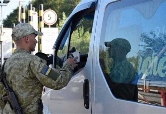 Телефон на кордоні можуть забрати і не повернути. Що потрібно знати українцям