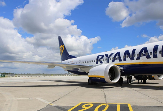 Ryanair запустив червневий розпродаж квитків від €18. Встигніть купити дешеві квитки