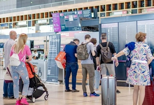 Нова система EES паралізувала аеропорти Європи — там годинні черги. Де найбільші затримки