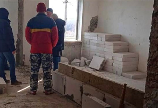 На Одещині за 73 млн гривень відновлюють будинок, уражений ракетою. Чому до цього є питання?