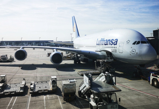 Компанія Lufthansa припиняє польоти до та з України. Її рейси частково виконуватиме МАУ