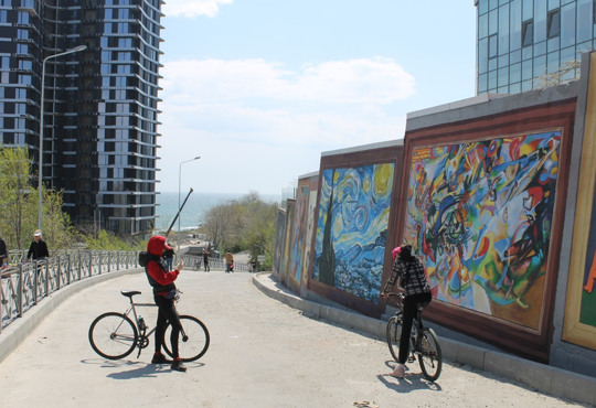 Новий стріт-арт в Одесі: 20 картин світових художників з’являться на спуску до Траси здоров’я
