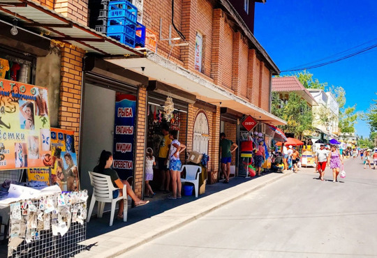 Робота влітку біля моря: ким влаштуватися і що можна заробити