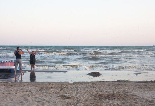 А я на морі: 5 свіжих відео про море, пляж і розваги у Коблевому 