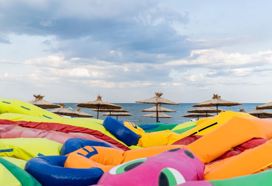 Песок как на Мальдивах. На Арабатской Стрелке будут чистить пляж с помощью специальной техники