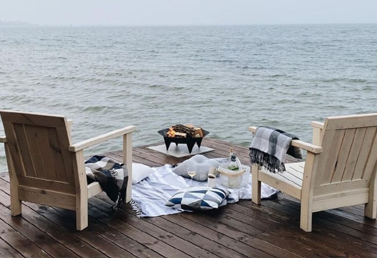 Інстаграмні локації, ніяких людей і вино: атмосферний маршрут узбережжям в несезон від фотографки