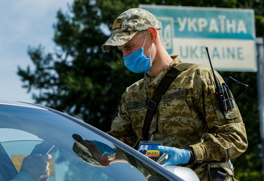 Самоізоляція після повернення з-за кордону більше не потрібна. Україна в зеленій зоні карантину