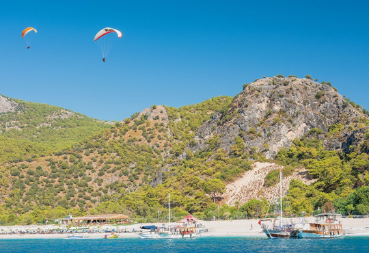 Украина планирует отменить ПЦР-тесты при возвращении из Турции