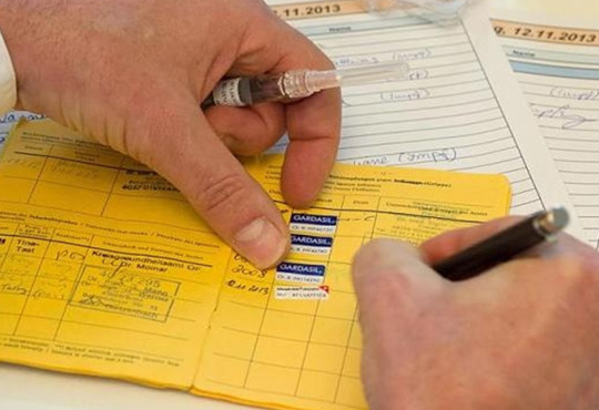 Як в Україні отримати довідку про вакцинацію