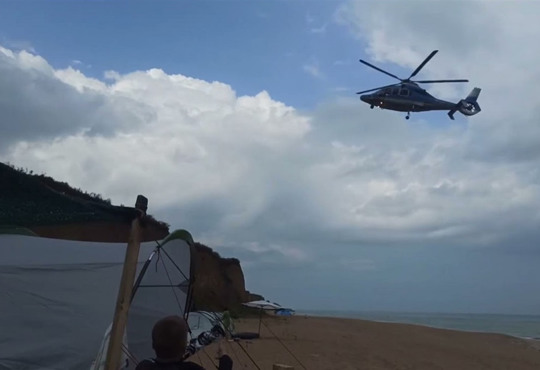 Вертолет разрушил кемпинг в Грибовке: видео