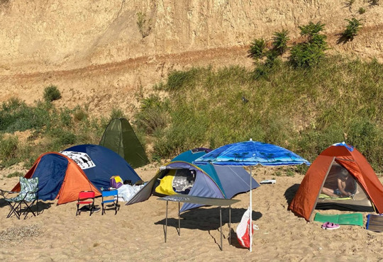 Відпочинок з дітьми у наметах – це завжди випробування. Як спланувати поїздку з наметами до моря