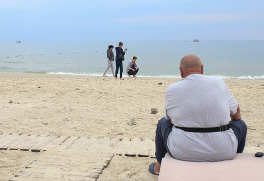 Самотнє море Залізного Порту після дощу: фоторепортаж