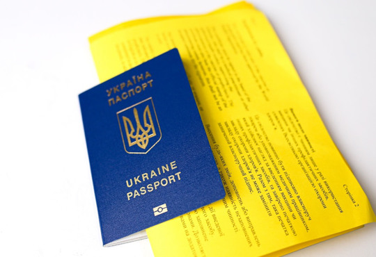 Бустерна доза і коротший термін: нові правила ковід-сертифікатів у ЄС