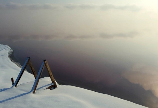 Зимове Лемурійське озеро: вражаючі фото