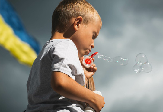 БФ “Діти Героїв” допомагає дітям, які втратили одного або обох батьків