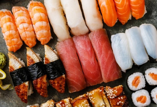 Неймовірна популярність суші у світі. Чому ця страва завоювала серця гурманів на кожному континенті?